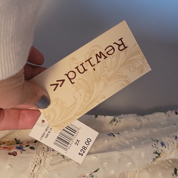 NWT Rewind<< Women's Plus Top | Size 2XL - Picture 3 of 4